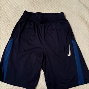 Nike boys large shorts